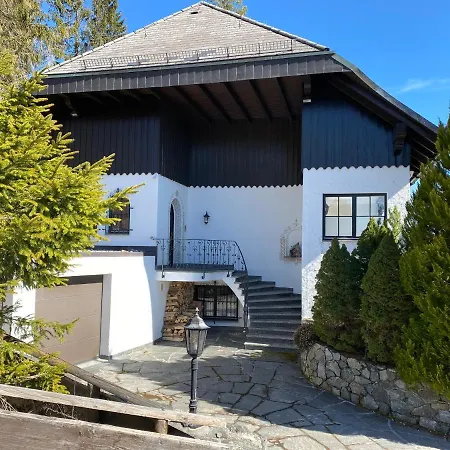 Schwarzwald-villa Mit Indoor-pool Ferienhaus