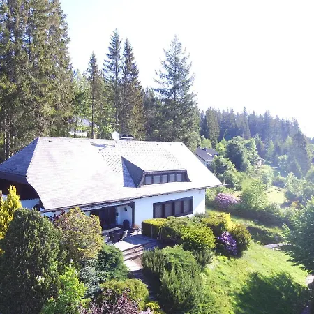 بيت للعطل Schwarzwald-villa Mit Indoor-pool فيلدبرج