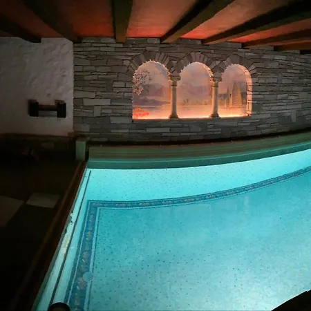 Schwarzwald-villa Mit Indoor-pool 펜션 *