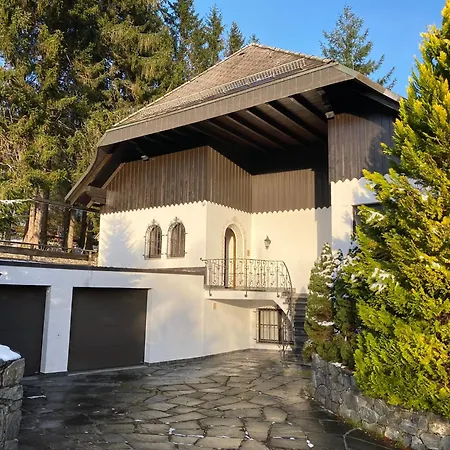 Дом отдыха Schwarzwald-villa Mit Indoor-pool Фельдберг